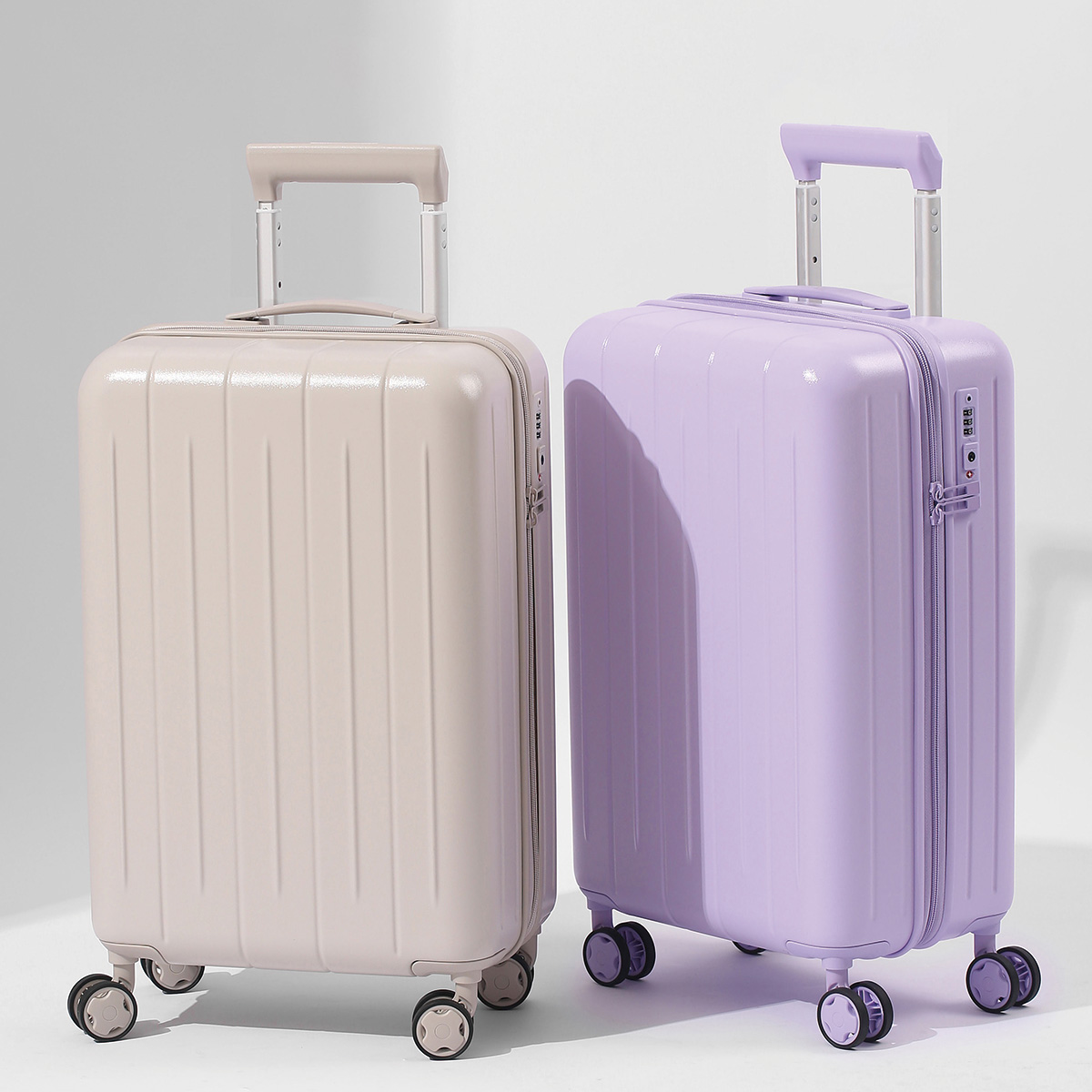 20インチのPC製ハードシェルスーツケース。TSAロック付き - Spinner Wheel Rolling Suitcase 20 Inch のレビューと価格