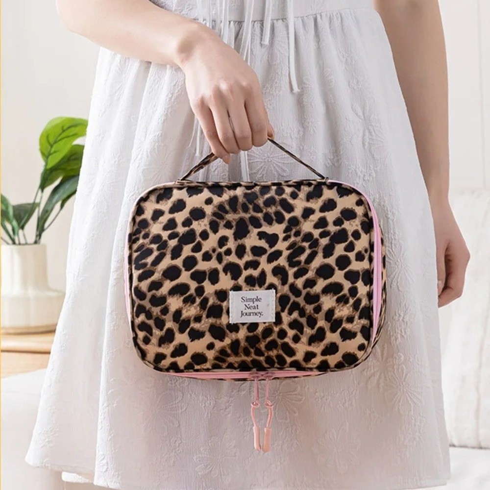 防水加工のレオパード柄メイクアップバッグ。持ち運びやすく、軽 - Cosmetic Bags のレビューと価格